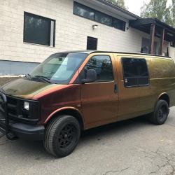 Yliteippaus Color Flow teipillä, alla kuvioteippaus.