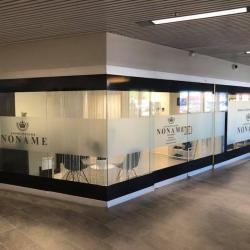 Ikkunateippaus antaa samalla halutessaan näkösuojaa.